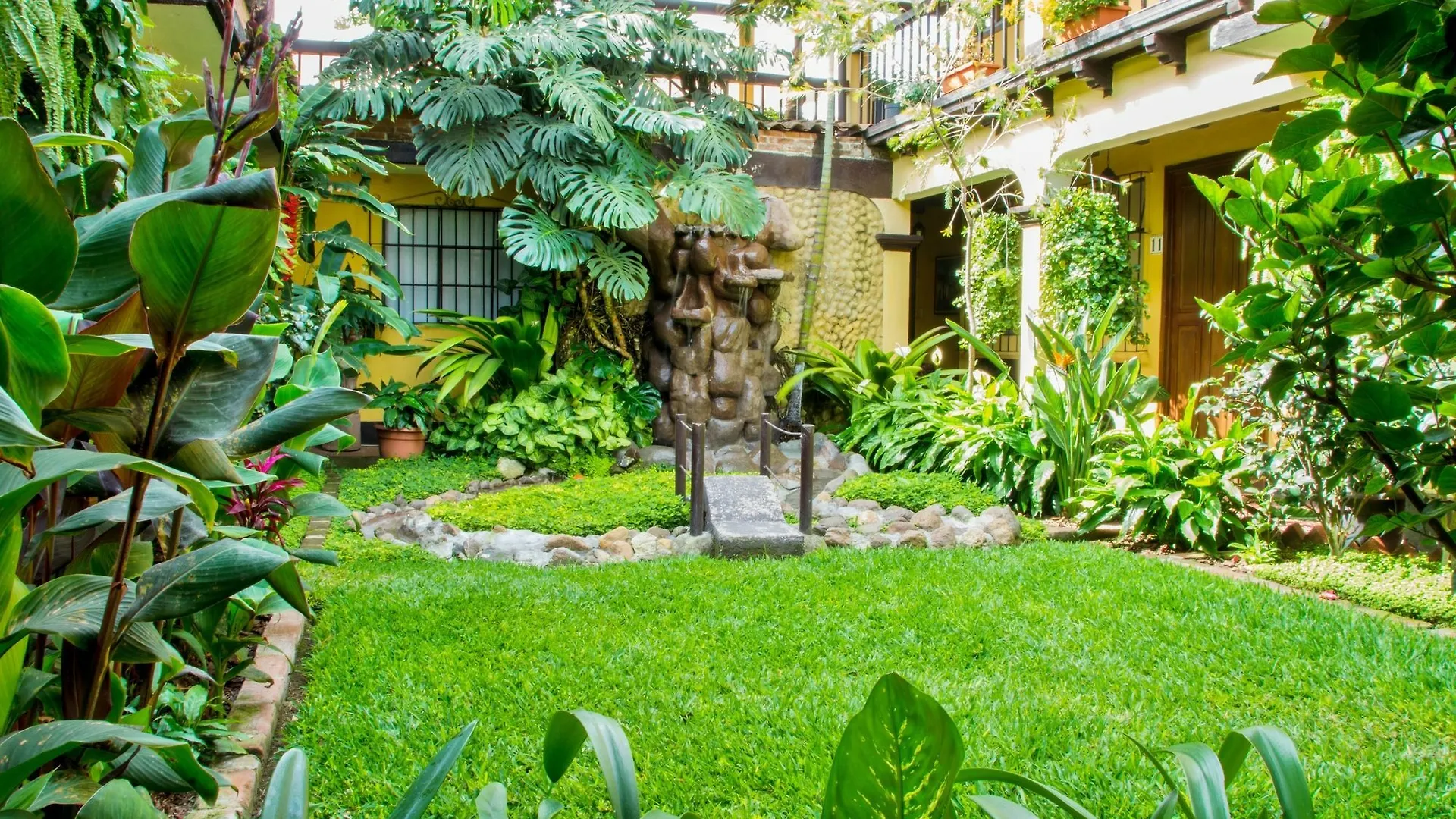 Hotel Las Camelias Inn By Ahs Antigua 3*,  Guatemala